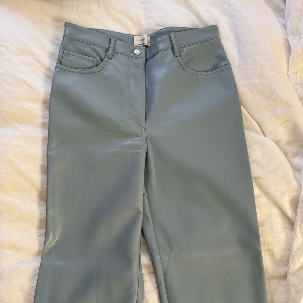 Aritzia Melina Pant in light blue. Worn twice. No signs of wear